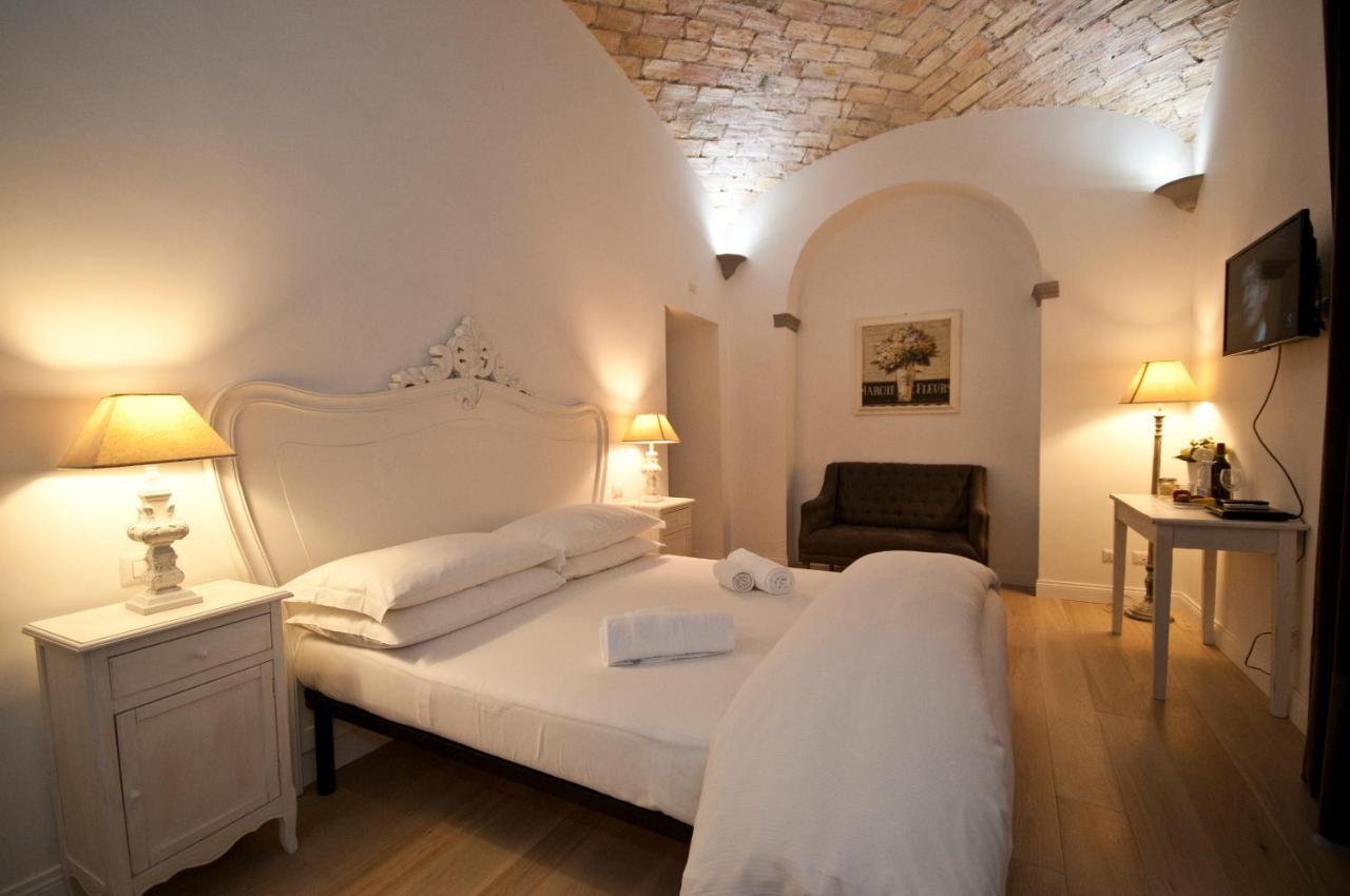 B&B La Finestra Sul Colosseo Rzym Zewnętrze zdjęcie